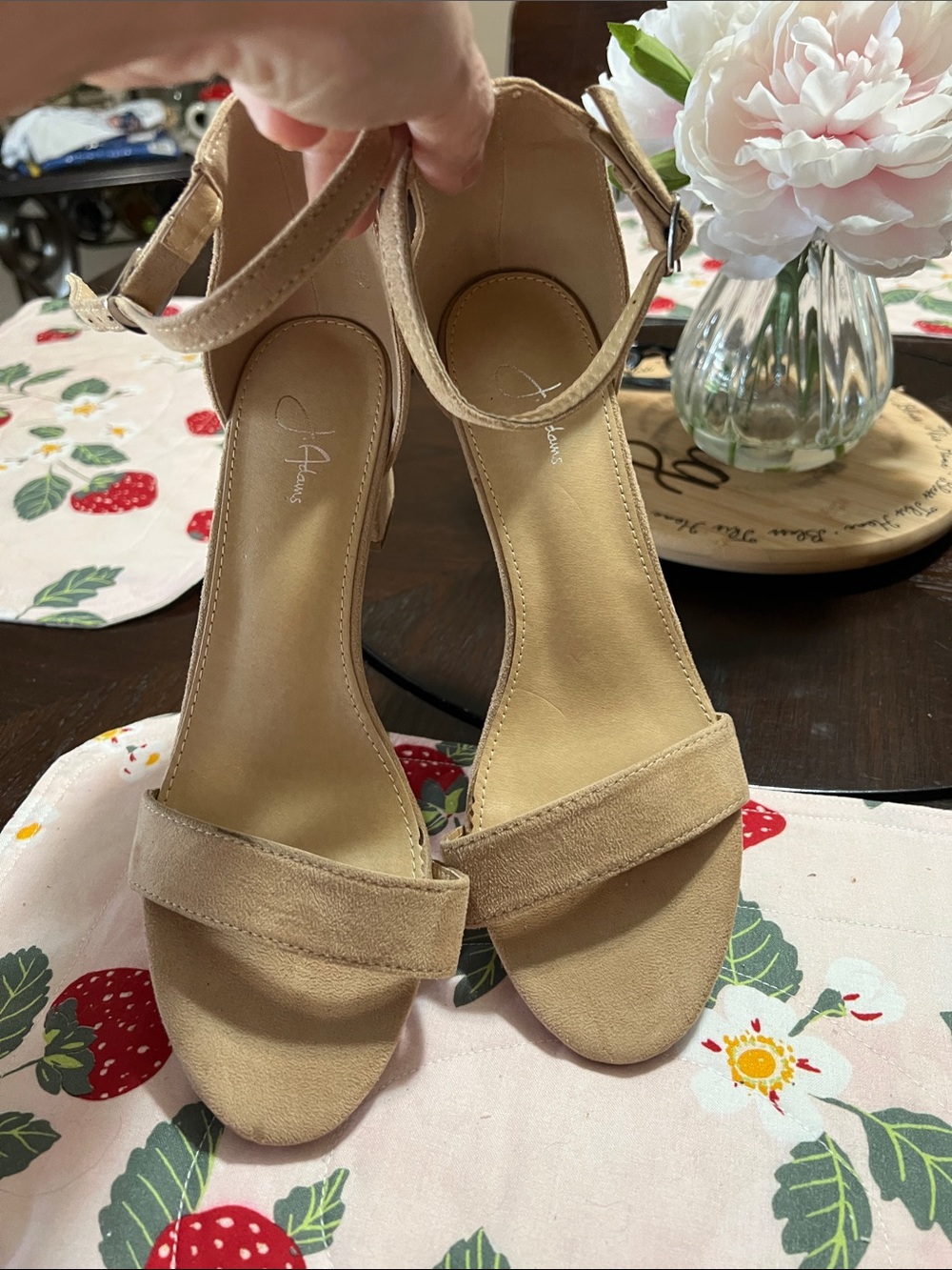 New J Adam’s size 9 Suede Ankle-Strap Women's Sandals in Nude